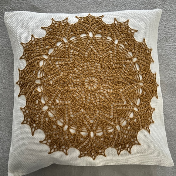 The brown lace handmade pillowcases, 2 in set. Flower Lace, 11 to 12 inches - Picture 3 of 9